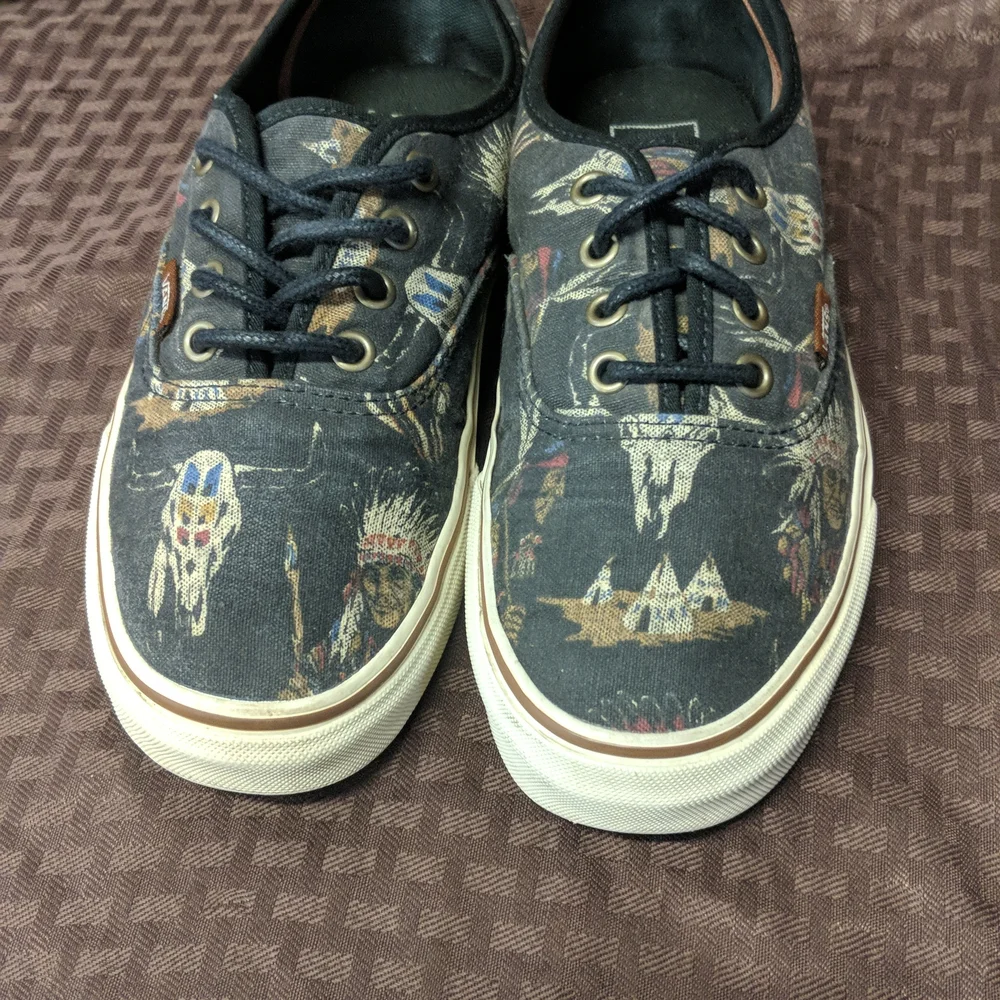Vans - Picture 3 of 15